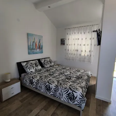 Apartament Maja *