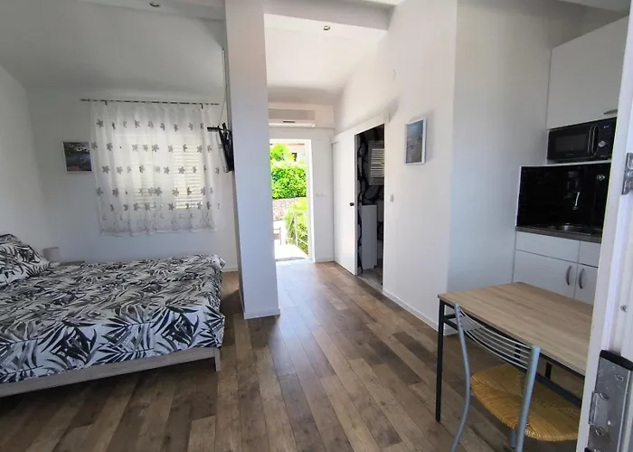 Maja Appartamento Njivice