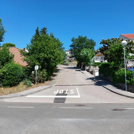 Maja * Njivice