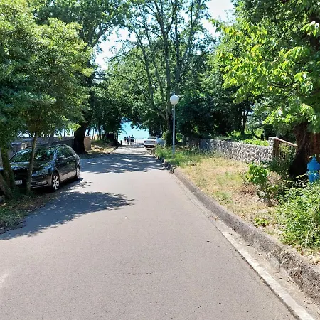 Maja * Njivice