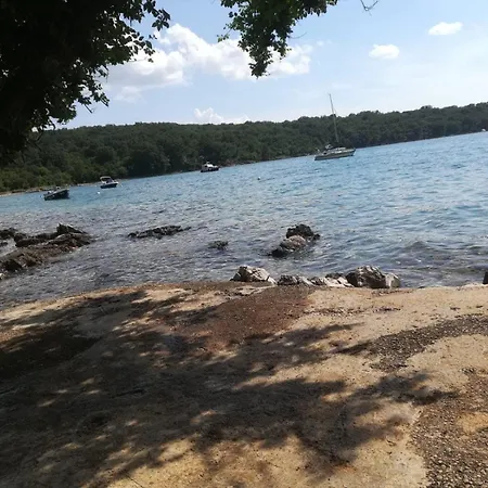 Maja * Njivice